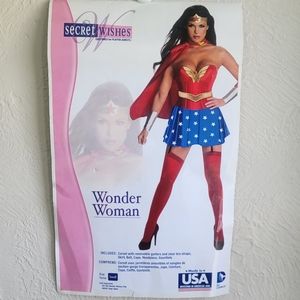 Womens Complete Wonder Woman Costume, Size Small